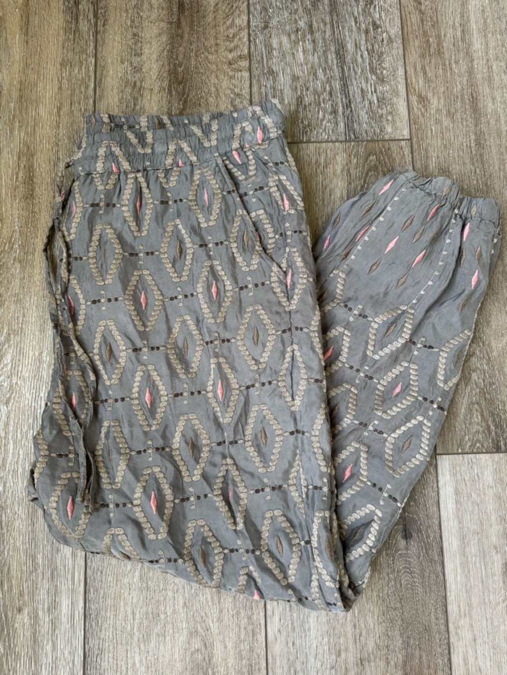 Johnny Was Pete & Greta Embroidered Boho Jogger Pants Gray Pink Large
